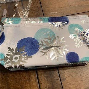 Thirty-one clip pouch